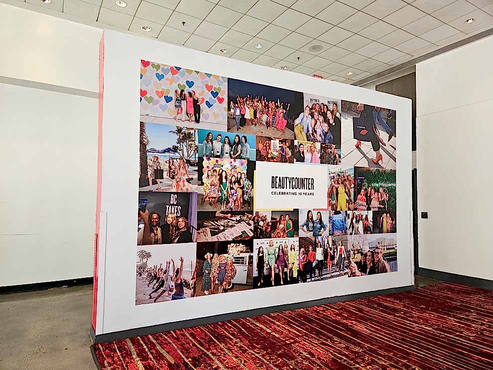 Event environments with promotional displays for business meetings in Charlotte, NC